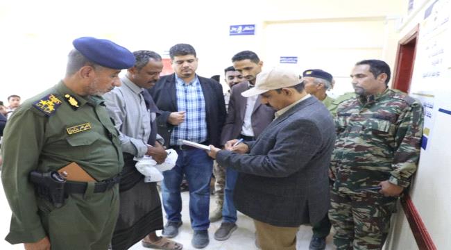 محافظ حضرموت يطلع على نشاط مصلحة الهجرة بالمكلا