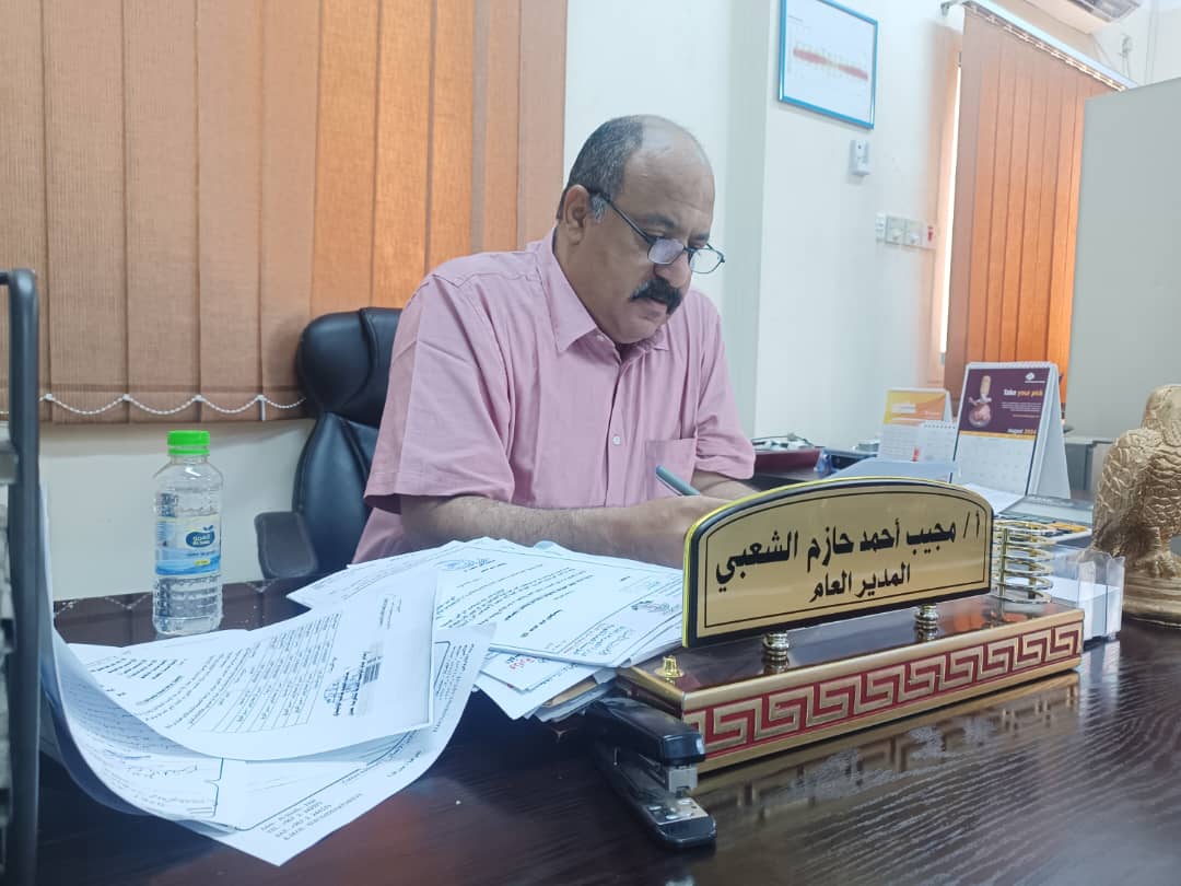 مدير عام المؤسسة العامة للكهرباء يعزي نائب مدير عام العلاقات بالمؤسسة في وفاة والده