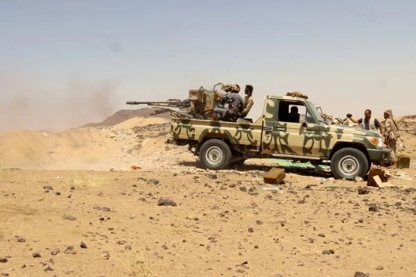 الجيش يصد محاولات تقدم للحوثيين في محافظتي الجوف وتعز