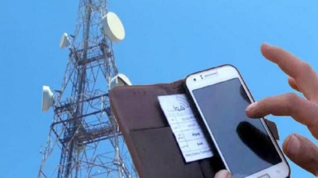 بعد أكثر من أسبوع من الانقطاع.. عودة الاتصالات والإنترنت إلى الخوخة وحيس