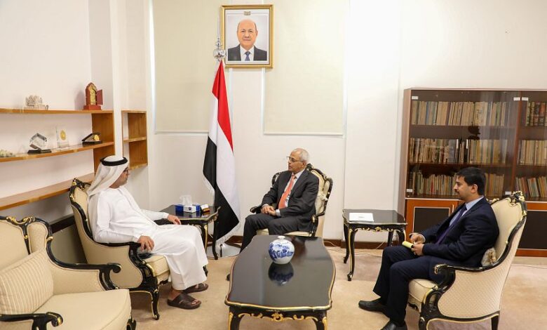 نائب وزير الخارجية يبحث مع السفير الاماراتي آخر تطورات الأوضاع في اليمن