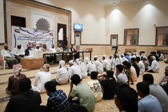 الهلال الإماراتي يكرم 25 فائزا بمسابقة حفظ القرآن في سقطرى