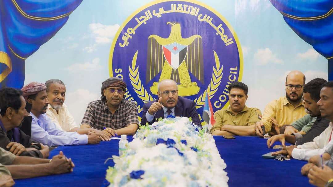 الكثيري يترأس اجتماعًا استثنائيًا للوقوف على التحضيرات الجارية لفعالية \"حضرموت أولًا\"