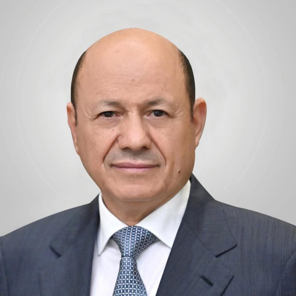 رئيس مجلس القيادة يدعو إلى توحيد الصفوف والإسناد الفاعل لمعركة الخلاص