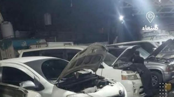 بعد أسابيع من الكارثة.. ميليشيا الحوثي تعترف باستيراد شحنة ملوثة من النفط وتوزيعها بمناطق سيطرتها