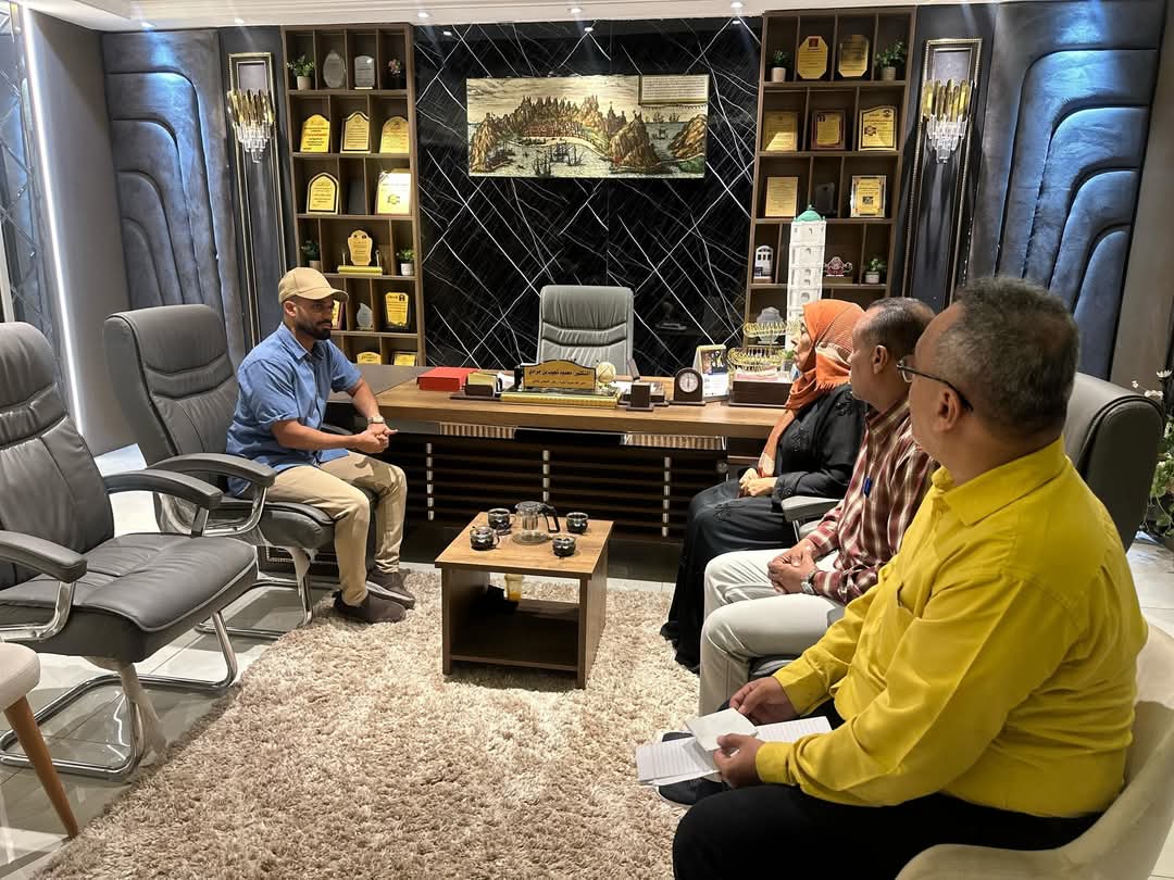 عدن .. اجتماع برئاسة مدير عام صيرة يناقش الوضع الصحي والحد من انتشار الحميات