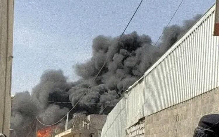 نشوب حريق في مصنع إسفنج بصنعاء