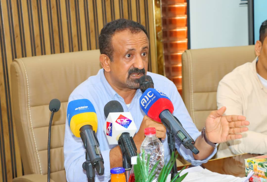 الوكيل \"النوبة\" يدعو لصرف رواتب الشهداء والجرحى