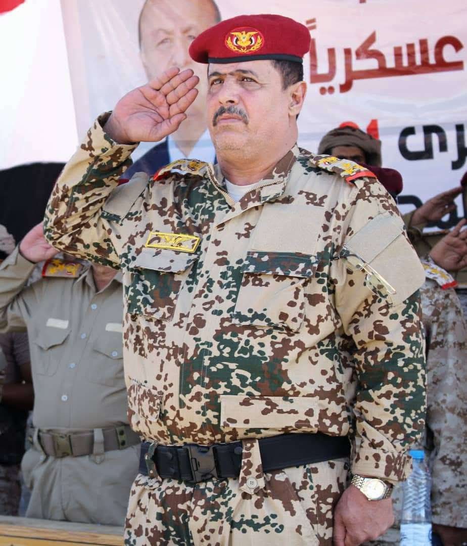 قائد اللواء 39 مدرع يعزي قائد محور أبين العميد الركن سند الرهوة في وفاة شقيقته