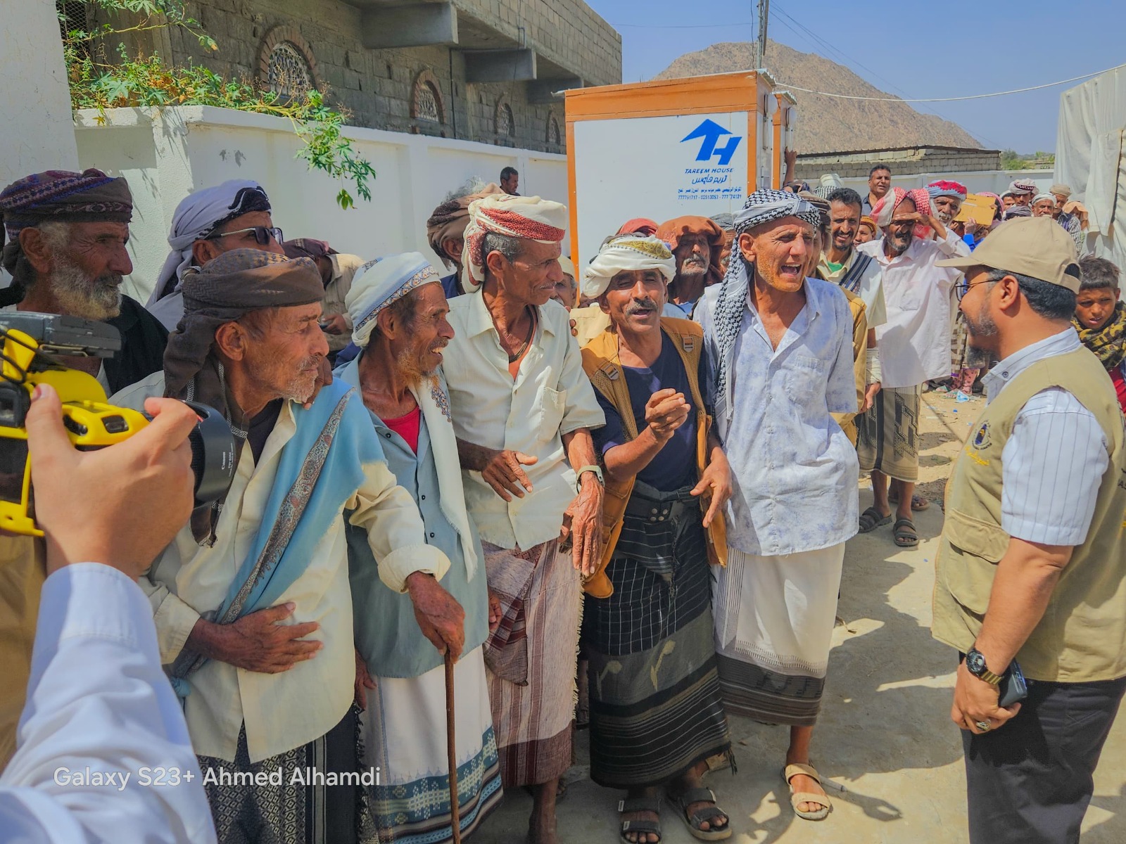 مؤسسة البصر الخيرية العالمية مستشفى مكة لطب العيون تدشن مخيم العيون بلودر