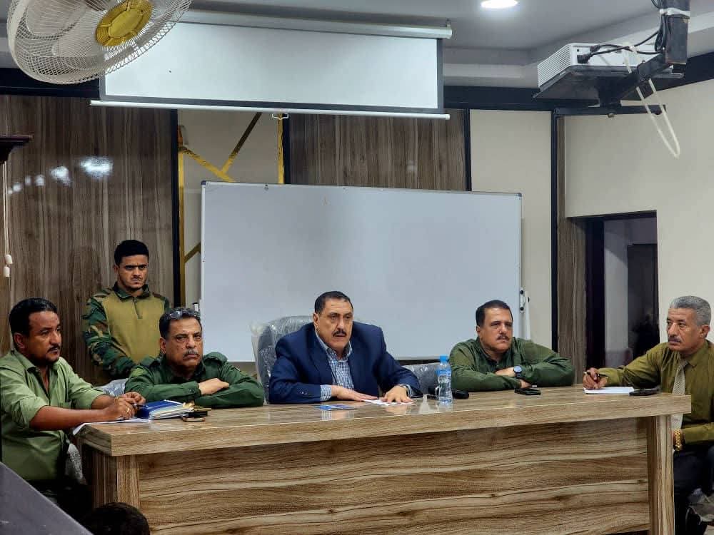 مدير أمن عدن يترأس اجتماعًا هامًا بمدراء شركات ومنشآت الصرافة بالعاصمة عدن