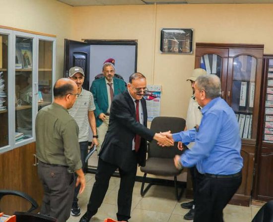 وزير النقل يتفقد مستوى الانضباط الوظيفي بديوان الوزارة