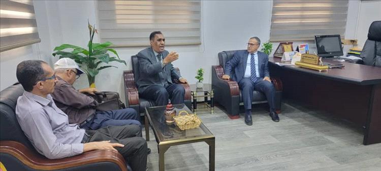رئيس جامعة عدن يناقش الترتيبات النهائية لفعالية \"جسر الثقافة الصينية\" بكلية اللغات والترجمة