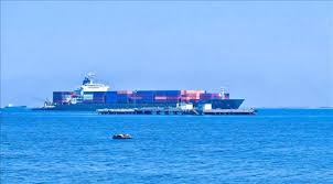 وصول باخرة تابعة لشركة CMA CGM الفرنسية إلى ميناء عدن وسط انتعاش ملحوظ في الحركة التجارية