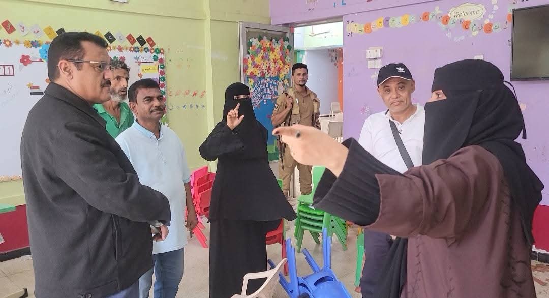 مدير عام المنصورة يتفقد أعمال الترميمات في روضة الشهيد محمد باصهيب