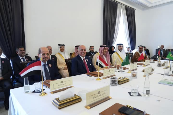 وزير الخارجية يشارك في اجتماع هيئة متابعة تنفيذ القرارات والالتزامات المعنية بالقمة العربية