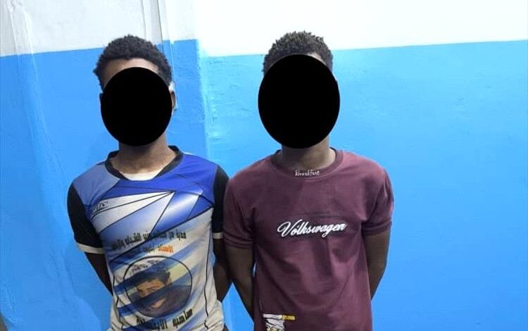 أمن أبين يضبط متهمين بسرقة الدراجات