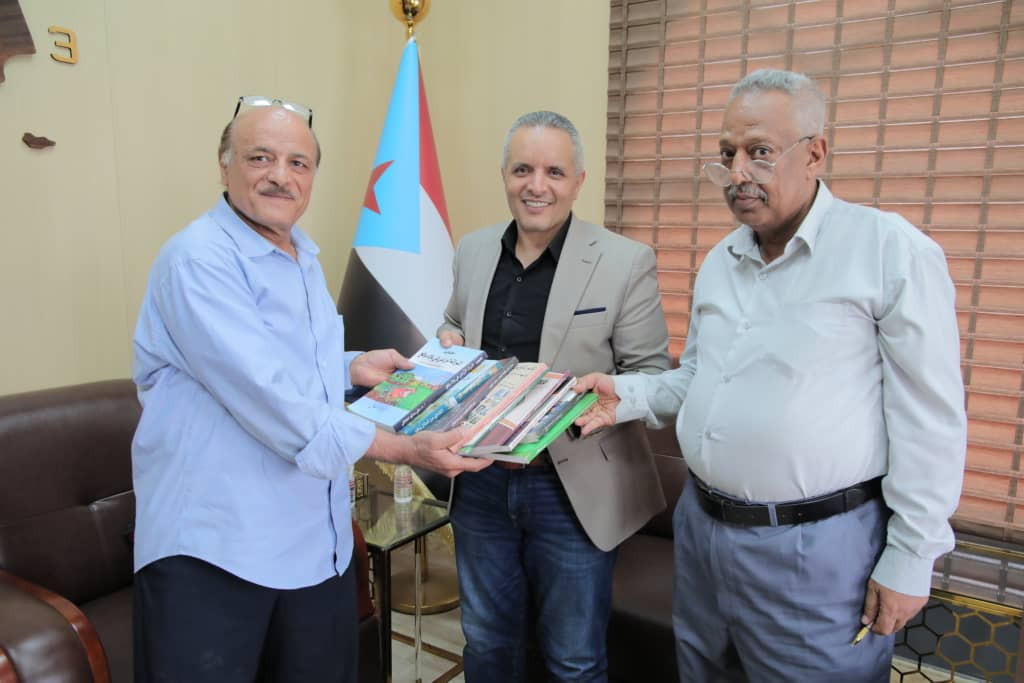 نائب رئيس الهيئة الوطنية للإعلام يشيد بجهود الدكتور الخلاقي في توثيق التراث الجنوبي