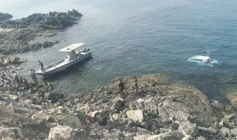 إثر سقوط سيارة في مياه البحر.. وفلة شخص وإصابة آخر