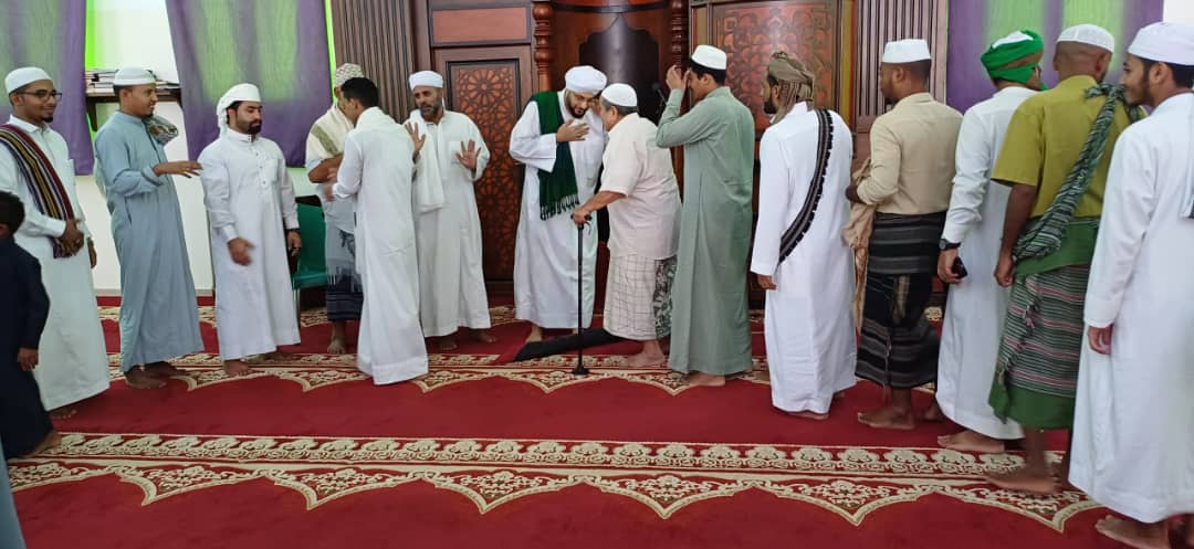 الشيخ الداعية سالم باذيب يزور رباط الإمام المشهور بعدن