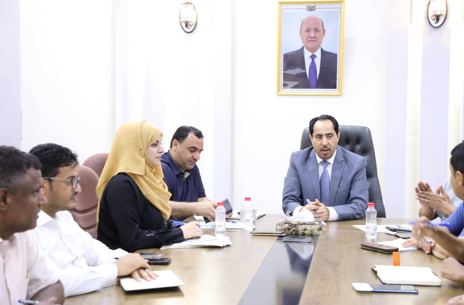 الوزير البكري يلتقي مجموعة العمل الشبابي ويشيد بنجاح حفل تدشين خطة \"التمكين\"