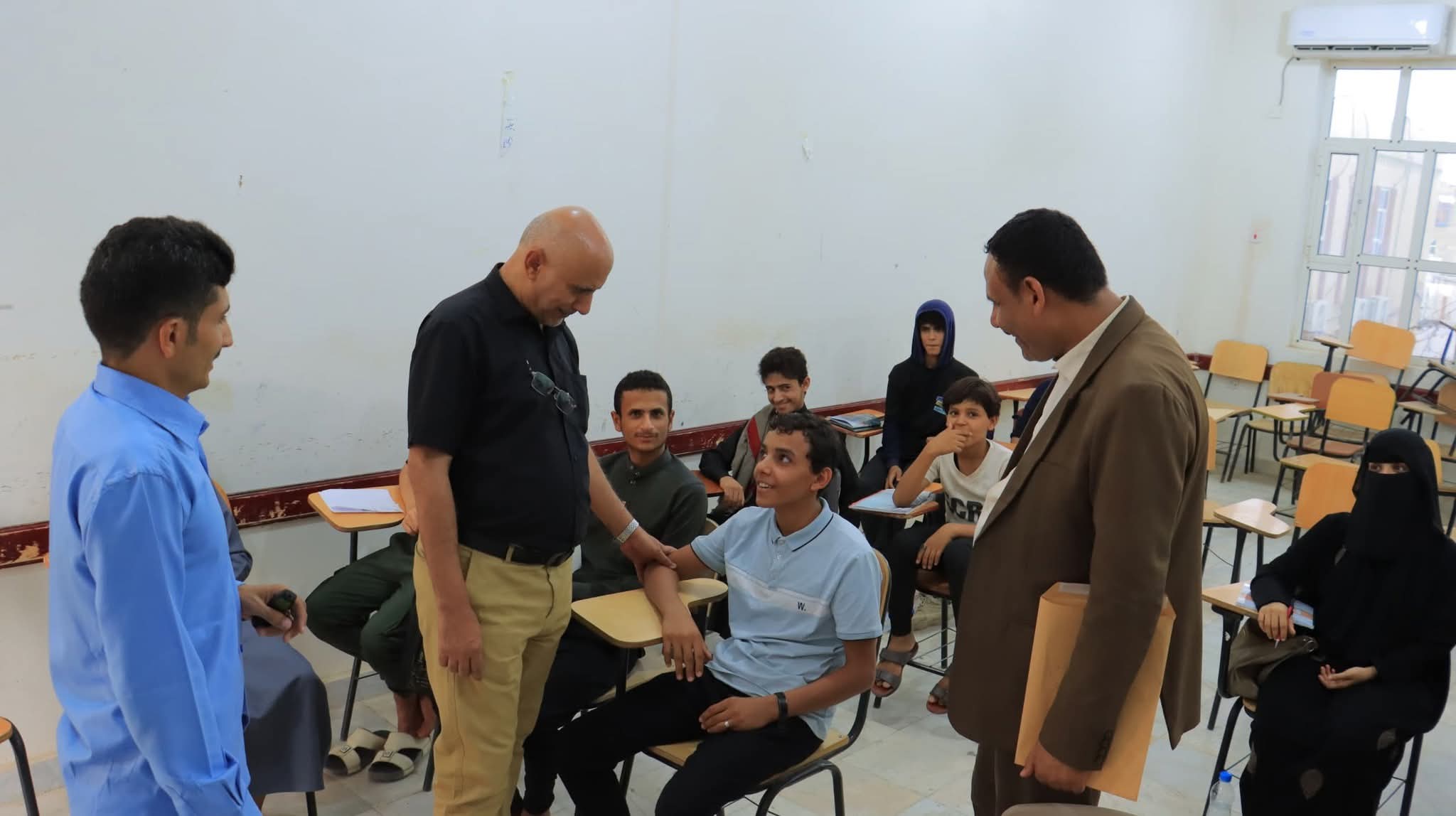 رئيس جامعة إقليم سبأ يفتتح دورات تعليمية بمركز اللغات والترجمة
