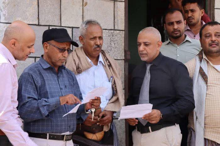 بتوجيهات عضو مجلس الرئاسة.. قافلة طبية لمكافحة وبائي الكوليرا والحميات في الوازعية