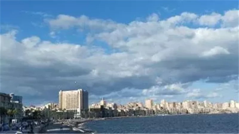 الأرصاد يحذر من رياح قوية ستضرب السواحل