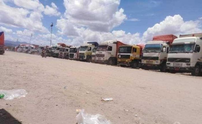 الحوثيون يفرضون جبايات جديدة على سائقي شاحنات البناء في صنعاء