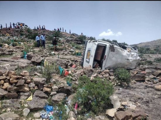بينهم نساء وأطفال.. سقوط ضحايا إثر حادث مروري بتعز