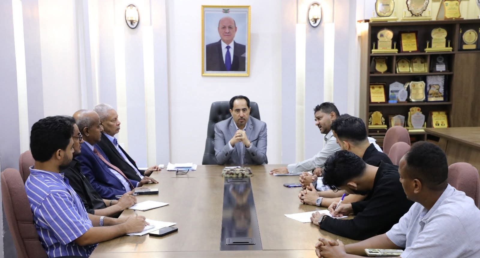 الوزير البكري يشيد بتطور مشاريع البنى التحتية بنادي الوحدة