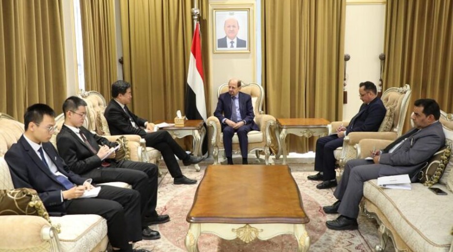 وزير الخارجية يبحث مع القائم بأعمال السفارة الصينية تعزيز التعاون المشترك