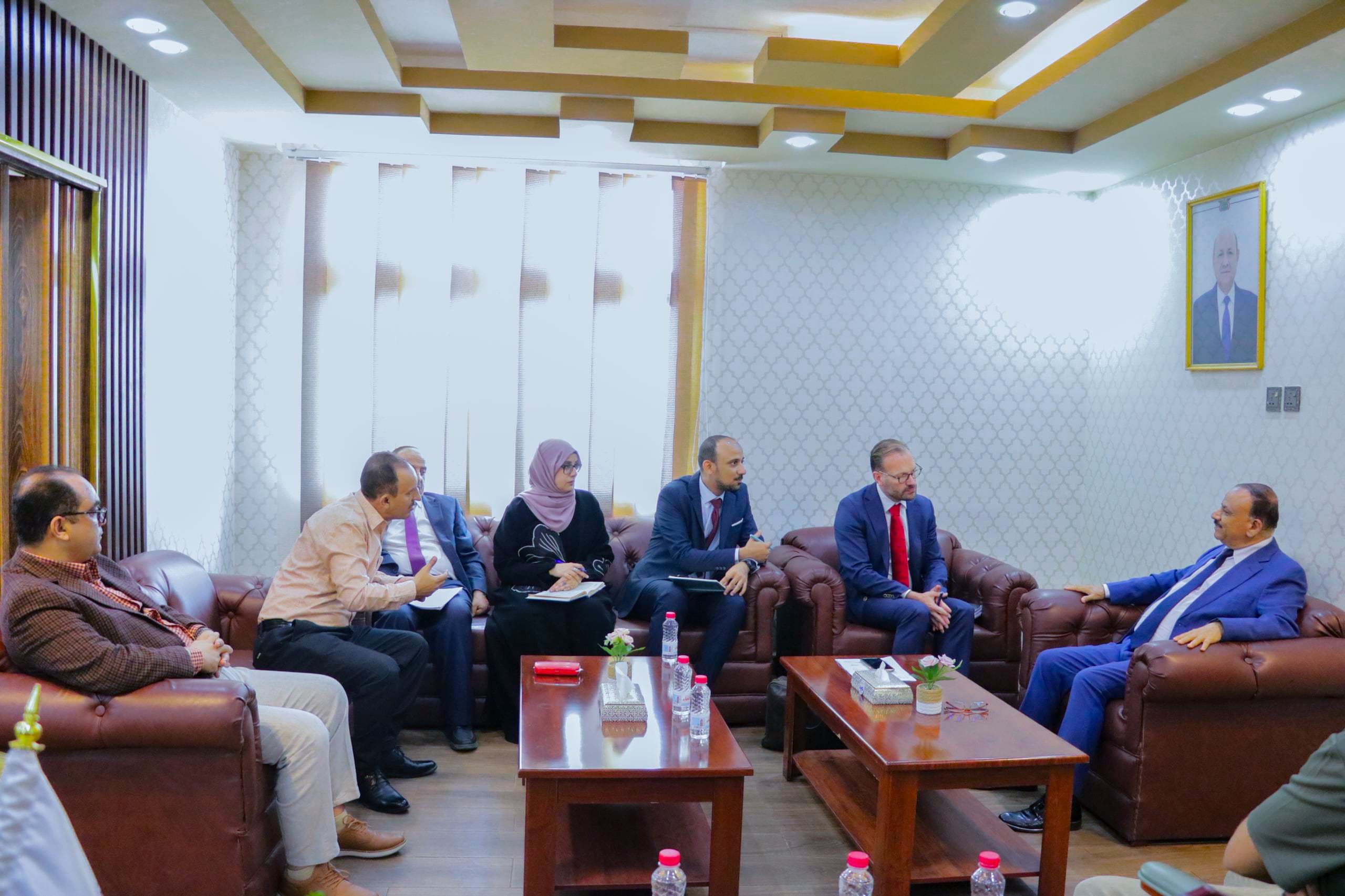 وزير النقل يلتقي المستشار الاقتصادي للمبعوث الأممي في اليمن