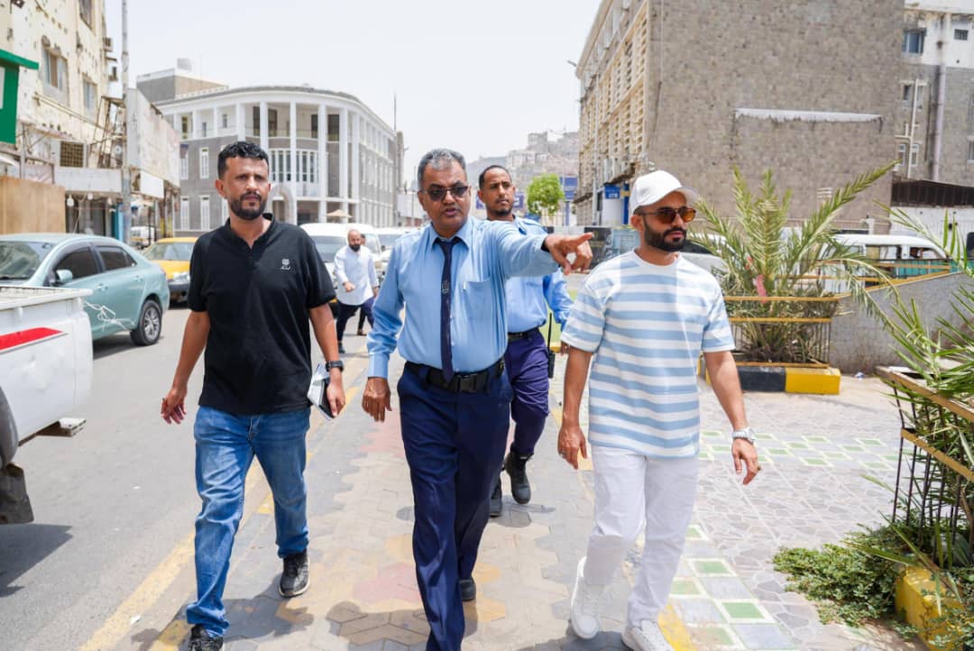 تدشين مشروع إشارات المرور في مديرية صيرة بعدن