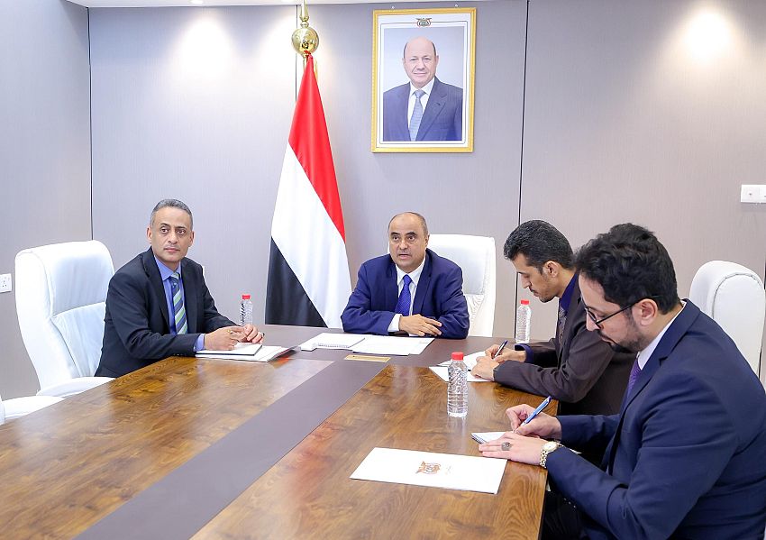 بن بريك يوجه باستكمال كافة الترتيبات والتحضير الجيد للمؤتمر الدولي للأمن الغذائي في اليمن