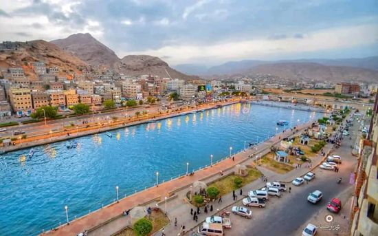 عودة تدريجية للتيار الكهربائي في المكلا ومدن ساحل حضرموت