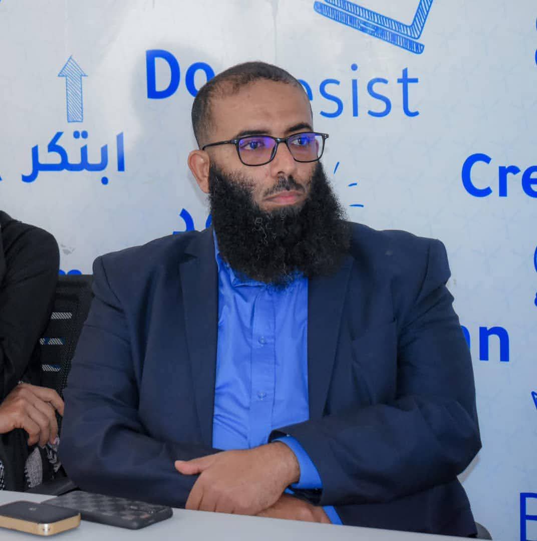 رجل الأعمال فتحي المفلحي يهنئ المهندس أحمد الشرمي بتعيينه مديراً عاماً لفرع الهيئة بأبين