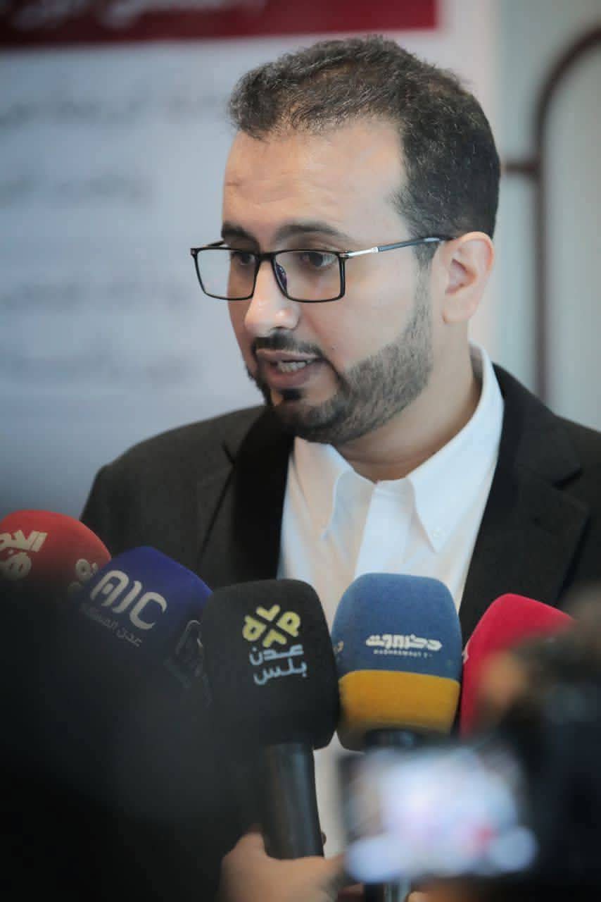 رئيس الهيئة العامة للأراضي يصدر قرارات بتكليفات جديدة في فرع الهيئة بعدن