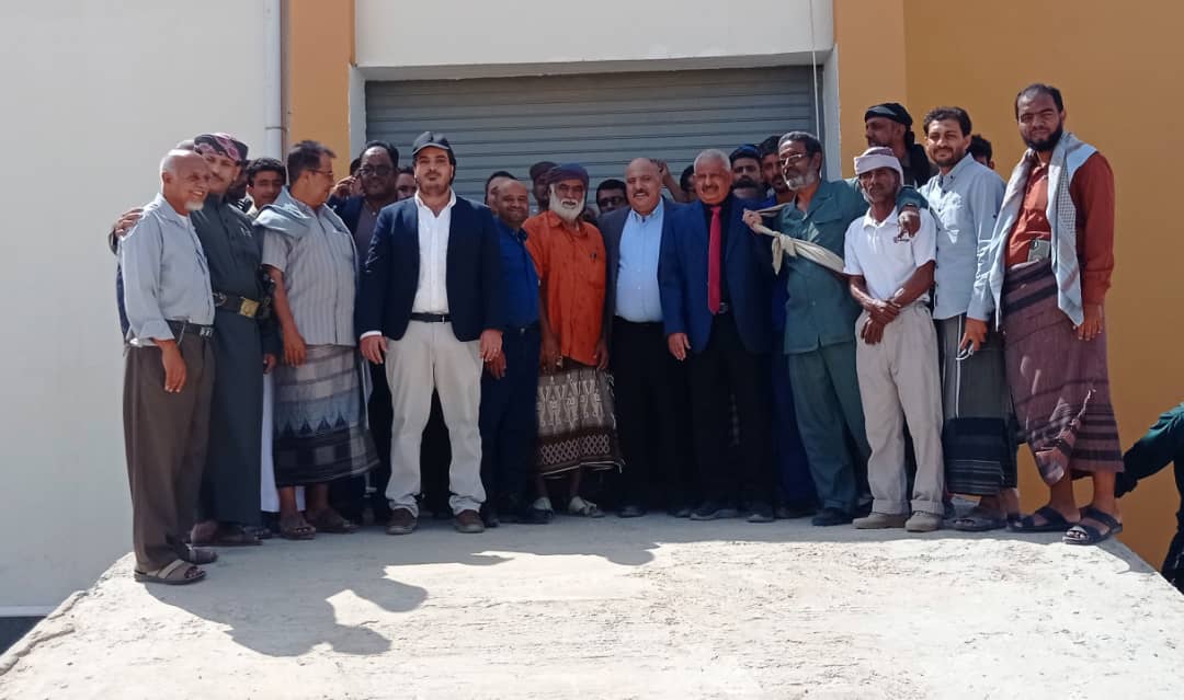 وزير الكهرباء يتفقد شبوة ويؤكد انطلاق عهد جديد للطاقة المتجددة وتحسين خدمات الكهرباء