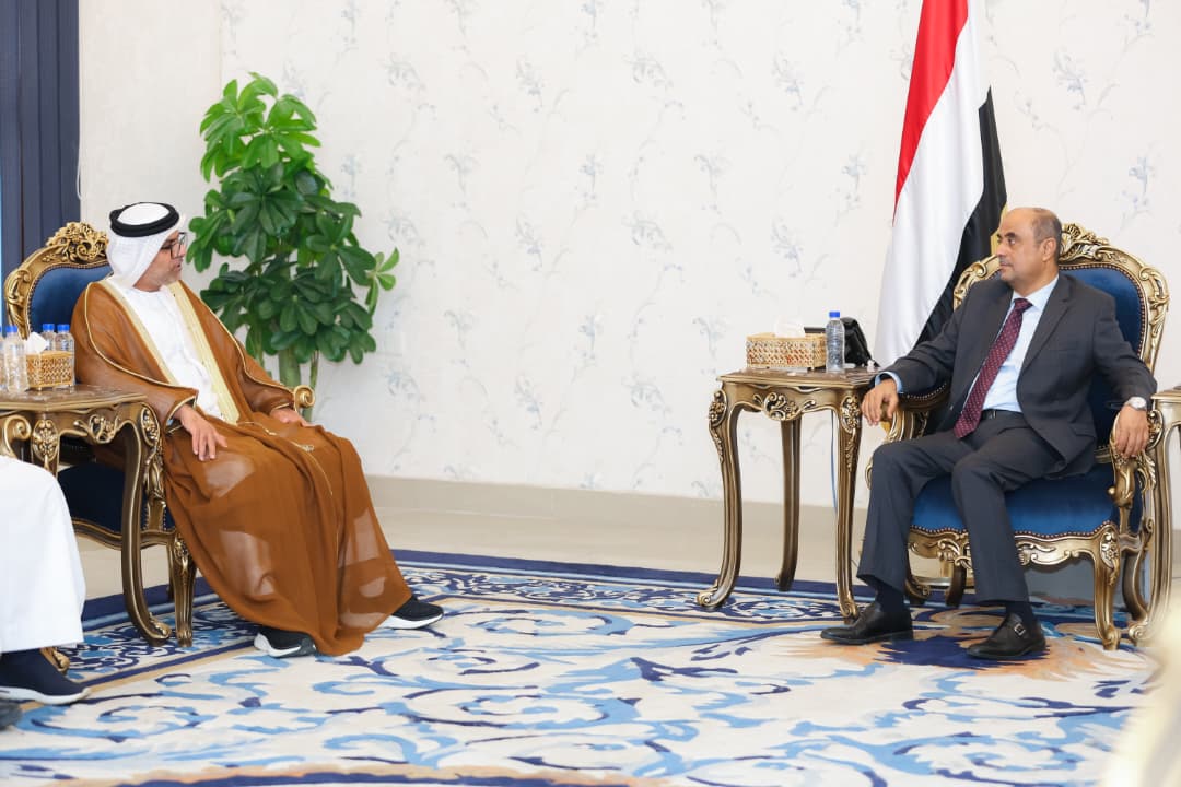 رئيس الوزراء يستقبل في عدن السفير الاماراتي لدى اليمن
