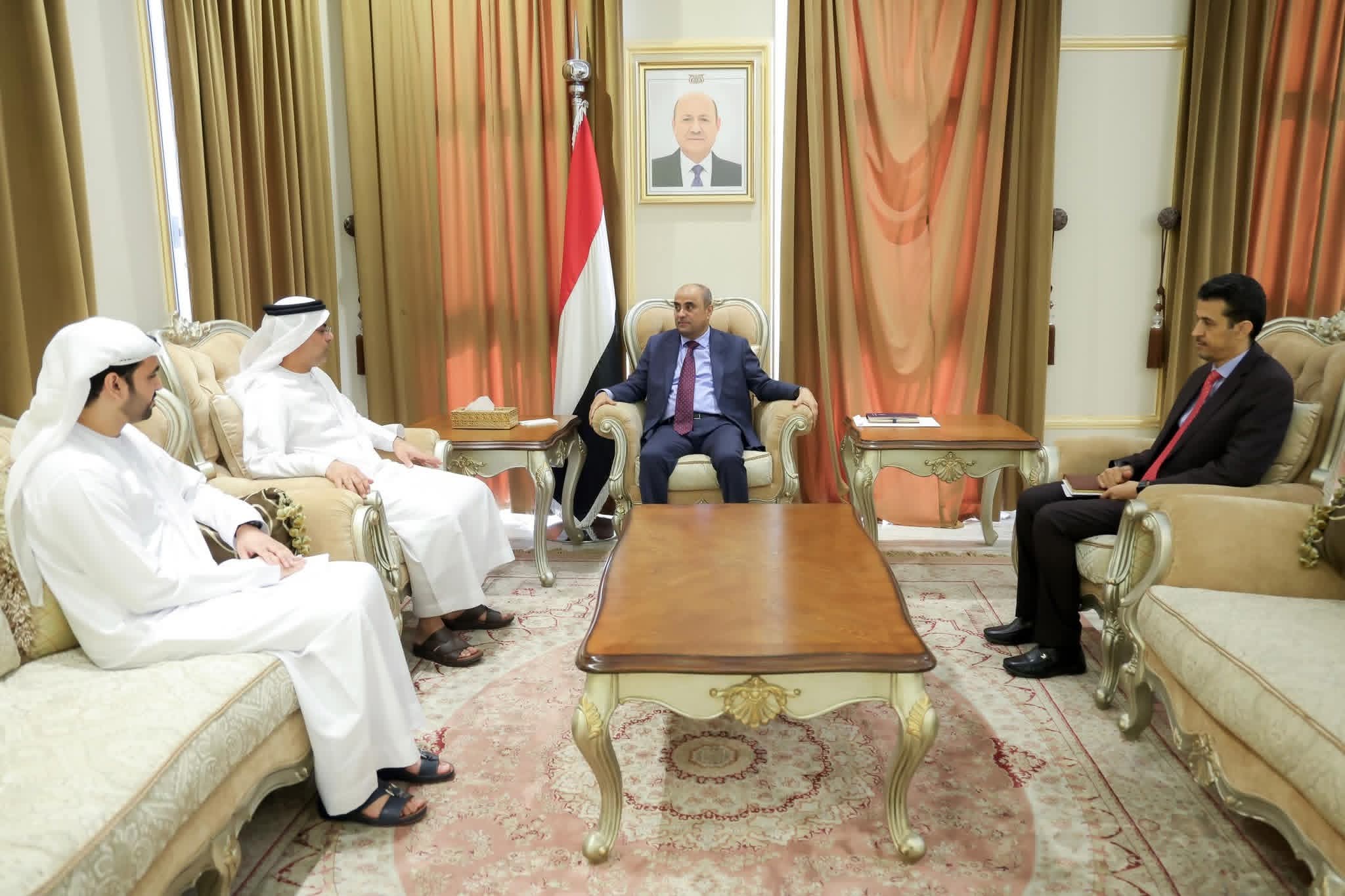 رئيس الوزراء يشيد بالعلاقات المتميزة مع الإمارات ويؤكد أن دعمها أساسي لتماسك مؤسسات الدولة