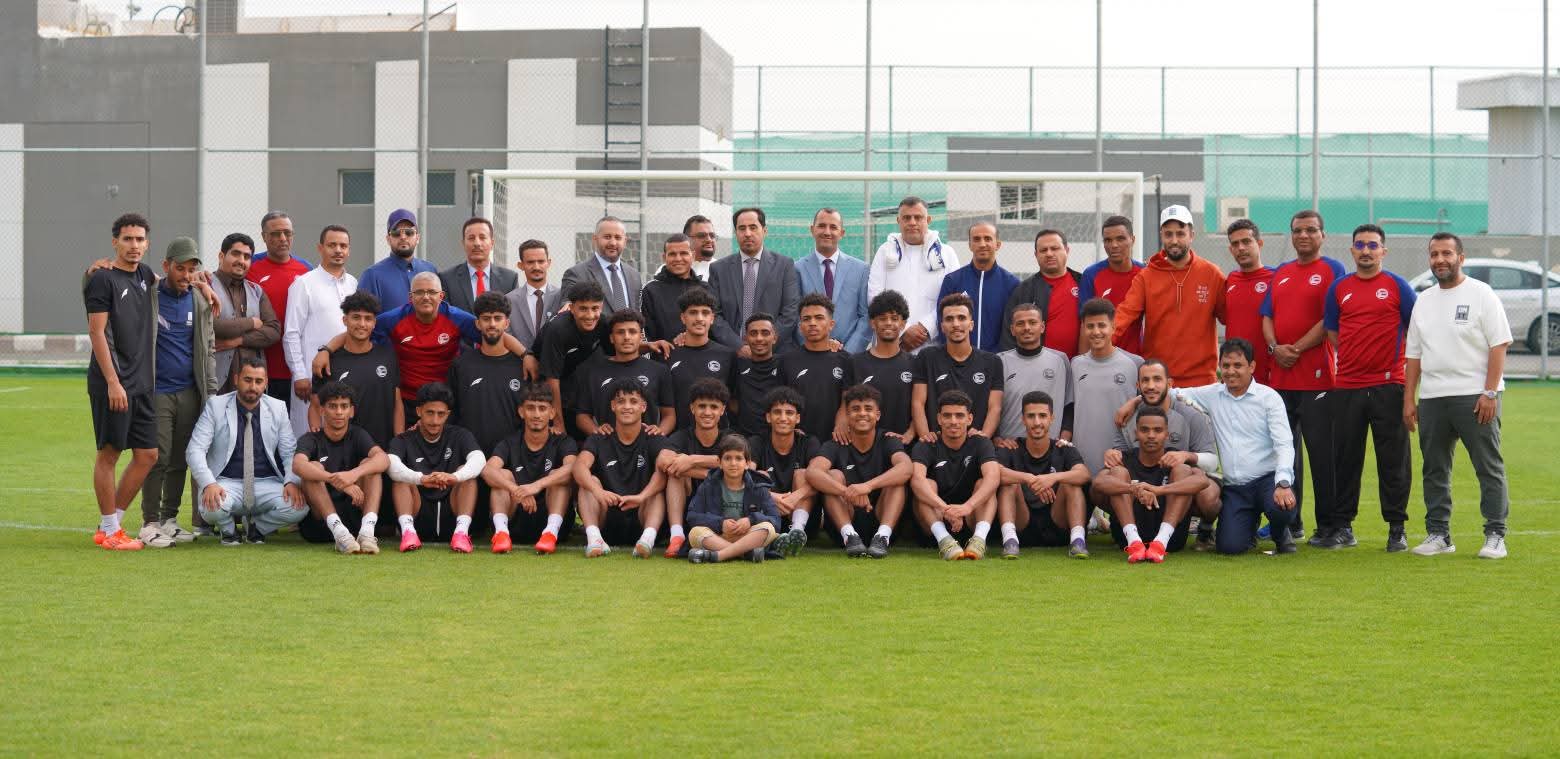 وزير الشباب والرياضة يلتقي منتخب الشباب قبل نهائي كأس الخليج