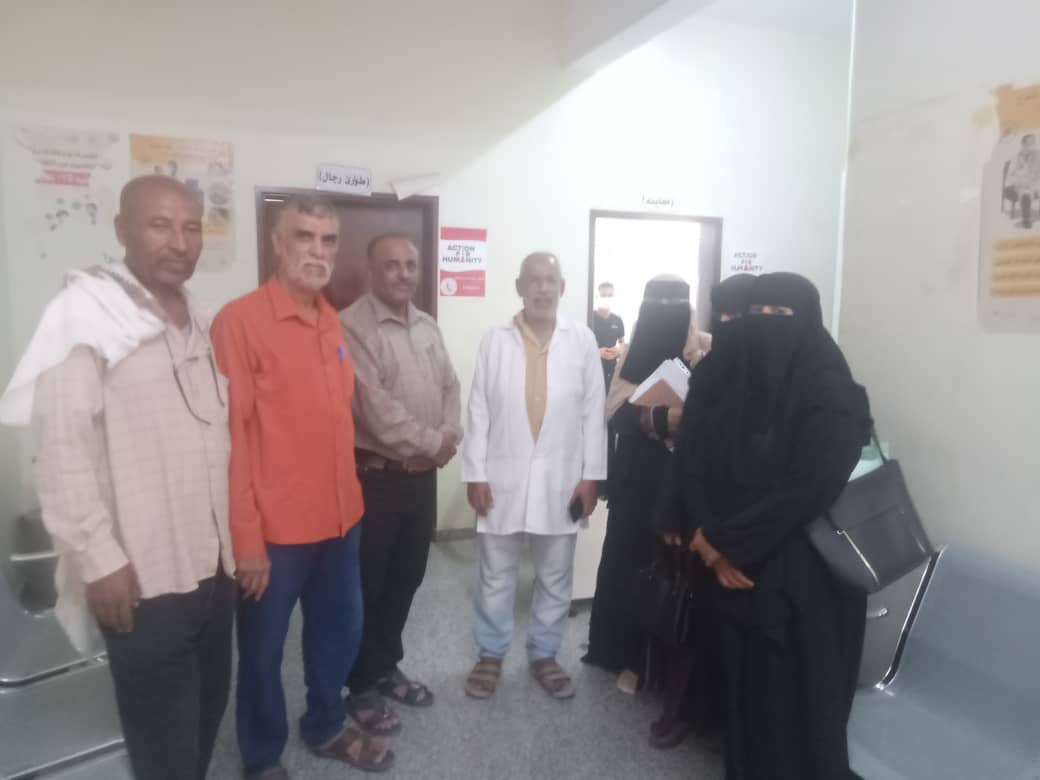 مدير مكتب الصحة تبن يزور مركز الكيلة الصحي ضمن خطة التوأمة بين المرافق الصحية بالمديرية