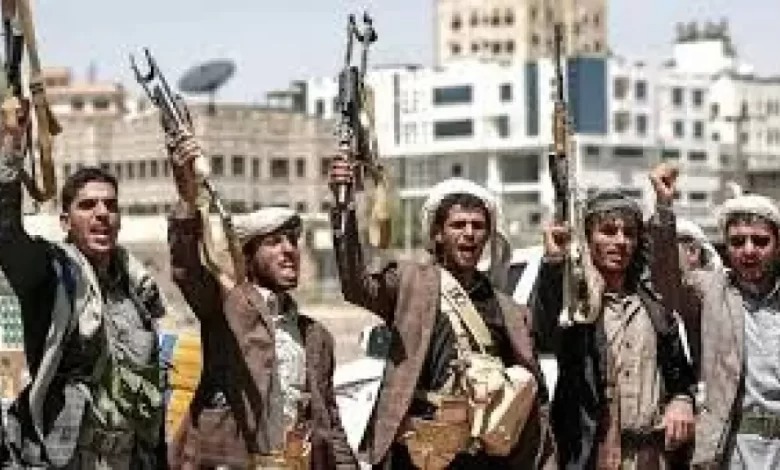 الحوثيون يقتحمون منزل مواطن بعمران وينهبون ممتلكاته