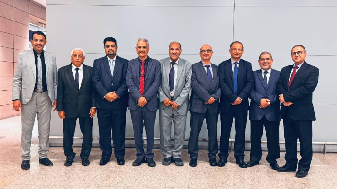 وفد رؤساء الجامعات اليمنية يستهل زيارته إلى الصين بلقاء موسع في جامعة شنغهاي للدراسات الدولية