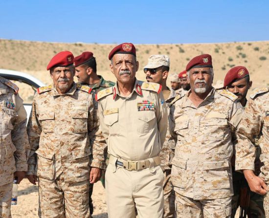 قائد العسكرية الثانية يتفقد مواقع لواء حضرموت في دوعن