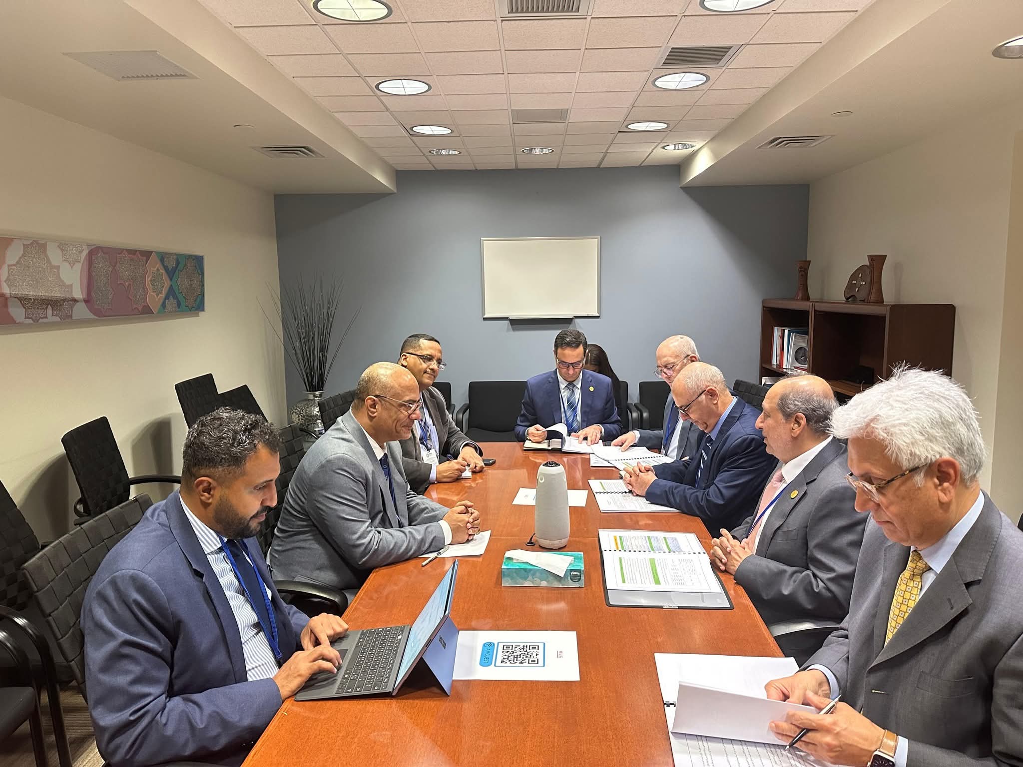 وزير التخطيط يبحث مع رئيس الصندوق العربي سبـل تعزيز الشراكة التنموية