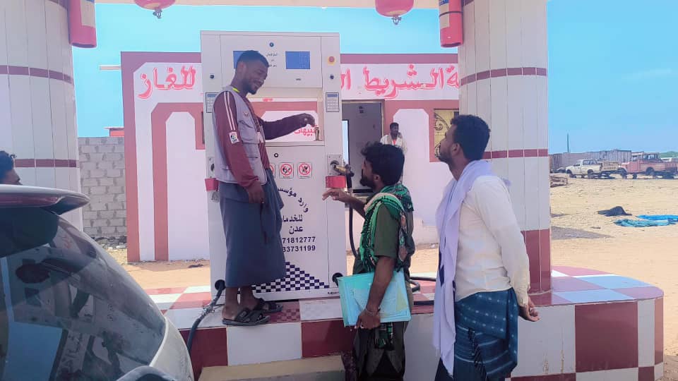 انتقالي أحور يواصل حملاته الميدانية لمراقبة أسعار السلع الأساسية والغاز والأفران