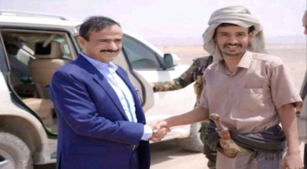 محافظ شبوة يوجه باعتماد مشروع مدرسة وخزان مياه لمنطقة لَجَب بعتق